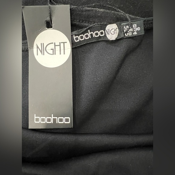Boohoo- Black Dress - Picture 3 of 3